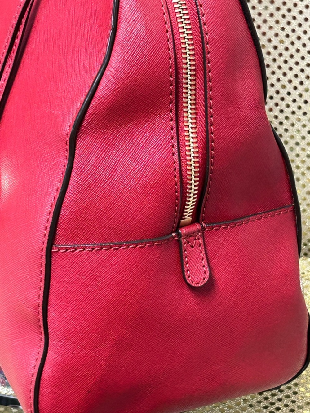 Michael Kors Red Satchel with Gold Hardware - Excellent Preloved Condition - Picture 4 of 16